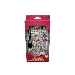 Babaruha kiegészítőkkel – szívecskés ruha